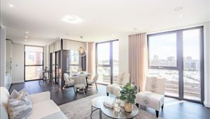 Charles Clowes Walk, London